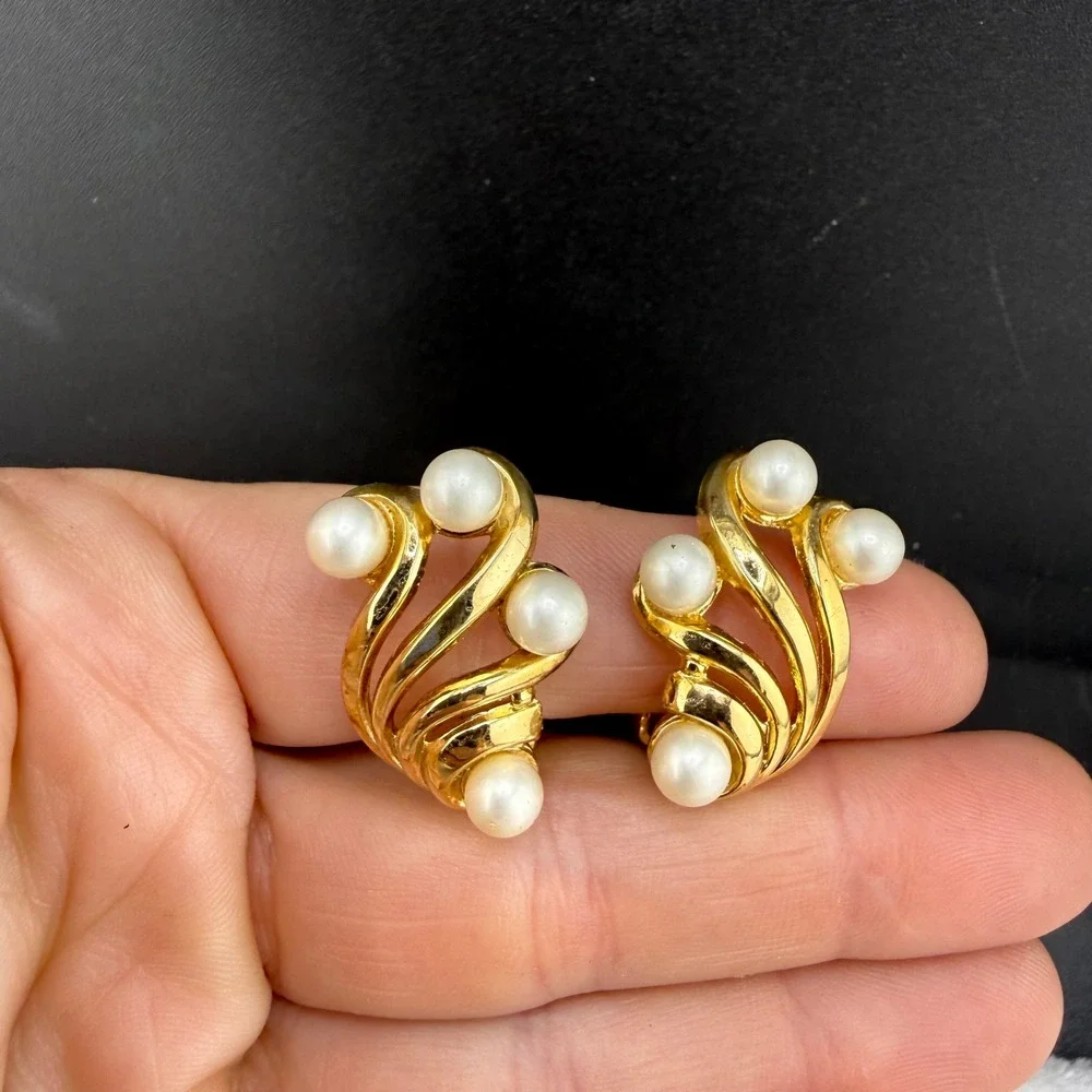 Vintage Trifari Clip On Earrings Gold Tone White Faux Pearl Swirl